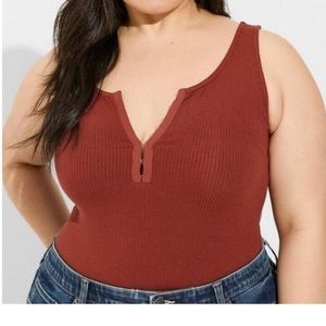 Torrid Everyday Rib Scoop Neck Hook And Eye Tank burns orange color size 4